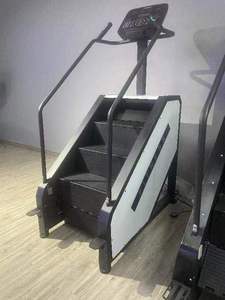 <span class=keywords><strong>Machine</strong></span> d'escalade verticale universelle noire, très résistante, pour la <span class=keywords><strong>perte</strong></span> <span class=keywords><strong>de</strong></span> <span class=keywords><strong>poids</strong></span> et la combustion des calories – Équipement <span class=keywords><strong>de</strong></span> gym très demandé - Product Image 6