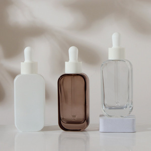 Ensemble d'emballages personnalisés de flacons en verre cosmétique <span class=keywords><strong>translucide</strong></span> noir de 1 oz, 2 oz, 4 oz pour crème, lotion, spray et pots de crème pour le visage avec bouchon doré - Product Image 6