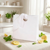 Sacs cadeaux en papier portables avec logo pour l'emballage de bijoux, sacs cadeaux de luxe avec ruban pour bagues, boucles d'oreilles et colliers