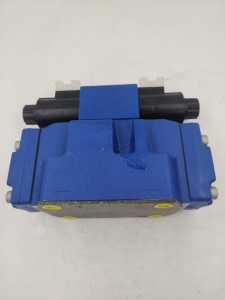 4WEH 4WEH16 Hydraulic Solenoid 4WEH16E7X/6EG24N9ETK4/B10 4WEH16D7X/6EG24N9ETK4/B10 Hydraulic Directional Control - Product Image 3