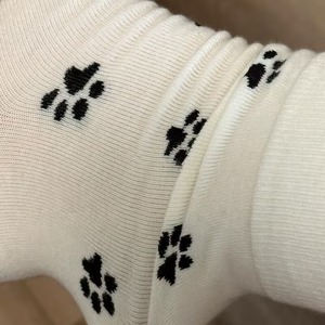 Calcetines hasta la pantorrilla con estampado de pata de gato para mujer, de algodón fino, transpirables, estilo moderno de otoño - Product Image 3