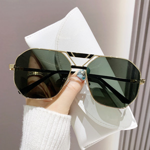 Lunettes de soleil polygonales anti-UV, nouvelle collection haut de gamme, monture creuse, verres dégradés, lunettes de luxe pour homme - Product Image 5