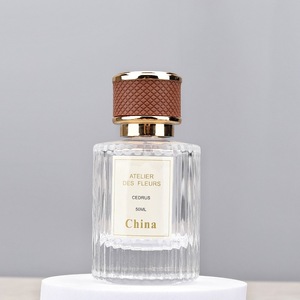 Elegante Envase Cuadrado para Perfume de 30ml 50ml, Vidrio Transparente Brillante con Borde Dorado y Tapa de Cuero, Duradero, a Prueba de Fugas, Perfecto - Product Image 5