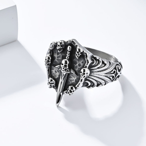 Anillo Único de Acero Inoxidable de Alta Calidad, Negro, Plateado, Dorado, con Diseño de Calavera y Espada, para Hombre y Mujer - Product Image 4