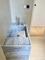 Pierre Fantaisie FANCY STONE, finition marbre naturel bleu cristal pour les plans de travail d'îlots de lavabo et les projets de murs décoratifs