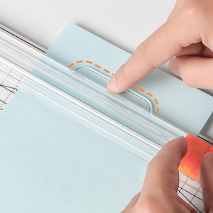 Cortador de papel resistente con bloqueo de seguridad-Hoja de precisión para oficina, artesanía y uso doméstico (diseño de abrazadera automática) - Product Image 6