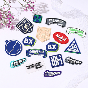 Fabricant d'étiquettes en caoutchouc, étiquettes en plastique, logos de marque, sacs et chaussures, étiquettes en PVC souple, accessoires vestimentaires - Product Image 2
