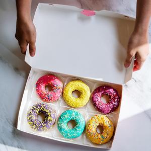 Tùy chỉnh in Snack Donut thực phẩm bánh bao bì hộp rõ ràng giấy trắng tráng miệng hộp bánh với cửa sổ - Product Image 1