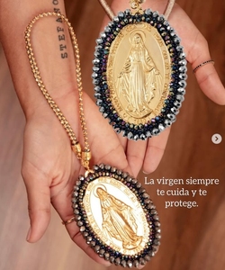 Pulsera Hecha a Mano con Medalla Religiosa de San Benito, Cruz Griega y Santos Católicos - Product Image 4
