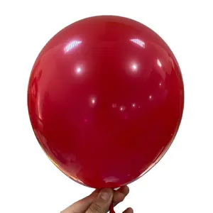 10 इंच लाल डबल लेयर बैलून थोक चेनाई लाल लेटेक्स गुब्बारे में गार्नेट रेड चेरी से सजाया गया