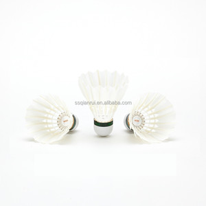 Kawasaki Nouvelle <span class=keywords><strong>Plume</strong></span> de Canard de Haute Qualité Meilleure Balle de <span class=keywords><strong>Badminton</strong></span> de Tournoi <span class=keywords><strong>Plume</strong></span> Sélectionnée à la Main & Résistance à la Casse Stabilité de Vol - Product Image 3