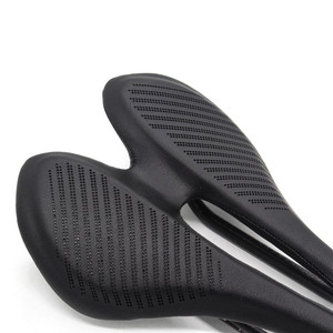 Selle de vélo en stock, selle creuse pour VTT/vélo de route avec surface en cuir ultra-fibre et arc en carbone - Product Image 3