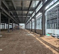 Structure en acier léger galvanisé Q235/Q355 pour bâtiment moderne à haute résistance au vent pour entrepôt