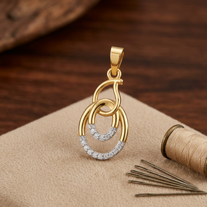 Pendentif ovale en or élégant avec diamants pavés, pendentif moderne en or bicolore avec boucles ovales imbriquées - Product Image 2