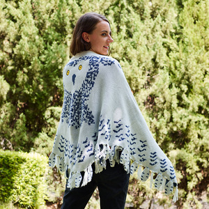 Sciarpa/Stola da donna bianca in maglia con motivo gufo delle nevi, stile casual sottile, alla moda, per serate e cene, ideale per primavera e autunno - Product Image 1
