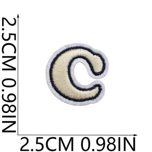 Patch brodé thermocollant mini lettre colorée de 2,5 cm de hauteur - Product Image 6