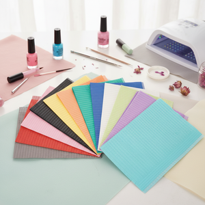 50 Piezas de Manteles Desechables Portátiles para Manicura, Multicolores, Forma Rectangular, Dos Hojas de Papel y Una Película Protectora - Product Image 1