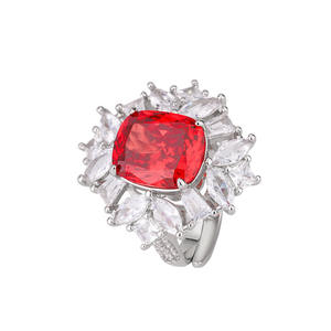 Ensemble bague et collier minimaliste en cuivre plaqué or de haute qualité, éco-responsable, avec zircone cubique rouge taille coussin 10*12mm - Product Image 1