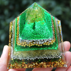 Pirámide de Cristal de Resina Epoxi, 8 cm, Árbol de Peridoto Multicapa, Decoración Feng Shui, Adorno de Escritorio para Sala de Estar, Regalo - Product Image 2