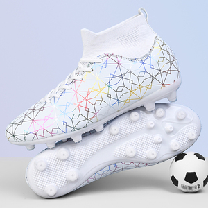 Zapatos de Fútbol con Protección de Tobillo, Transpirables, Impermeables, para Césped, Diseño Popular en Blanco y Negro - Product Image 4
