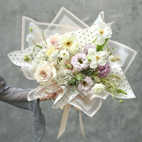 Papier d'emballage pour bouquets imperméable en gros, avec bordure transparente enduite OPP, en papier vérité de soie vierge pour fleurs