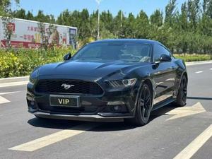 Ford <span class=keywords><strong>Mustang</strong></span>: Nacido <span class=keywords><strong>en</strong></span> 1964, construido para correr a la deriva. Más de 60 años de libertad, potencia y el espíritu americano. - Product Image 2