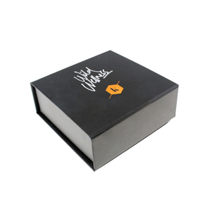 Caja de Regalo Personalizada Tipo Libro para Cuidado Personal Masculino con Impresión de Logotipo - Product Image 3