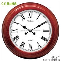 Reloj de pared antiguo europeo clásico de madera maciza de lujo con números romanos de estilo vintage
