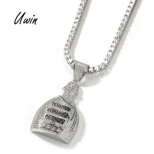 Collar con Colgante de <span class=keywords><strong>Tequila</strong></span> <span class=keywords><strong>Reposado</strong></span> UWIN <span class=keywords><strong>Patron</strong></span>, Diseño de Botella de Vino con Micro Pavé de Circonitas Cúbicas, Chapado en Oro - Product Image 1