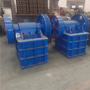 Trituradora de mandíbulas portátil azul con capacidad de 15t/h para trituración de residuos de construcción, piedra y ladrillo - Product Image 2