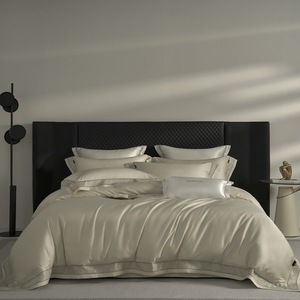 Housse de couette en dentelle double creuse de luxe légère de style italien en coton 100TC 100 super fins pour toutes les saisons - Product Image 1