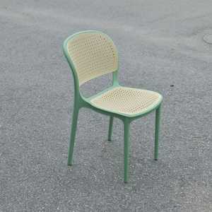 Chaise en plastique moulé imitation rotin pour usage extérieur, sièges de loisirs confortables pour café, restaurant, style vintage - Product Image 3