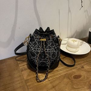 Bolso de Mano de Cadena para Mujer, a la Moda. Se Puede Llevar en la Mano o Usar como Bolso Bandolera. Adecuado para uso diario.8025 - Product Image 1