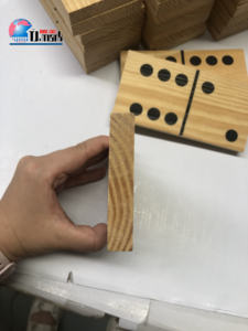 DOMINOS ET ENSEMBLES EN BOIS DE QUALITÉ SUPÉRIEURE AVEC 28 PIÈCES pour JEUX DE PLEIN AIR POUR ENFANTS - Product Image 4