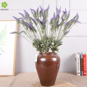 Planta de lavanda artificial QIHAO, 4 ramas, flor decorativa de plástico de alta simulación para el hogar, boda, accesorios para exteriores - Product Image 1