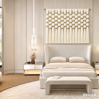 Sculpture originale Markram en métal doré de luxe moderne, design de créateur pour chambre à coucher GS2605010