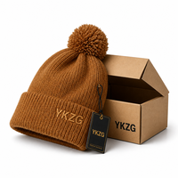 Bonnet en tricot d'hiver marron camel de haute qualité avec logo personnalisé brodé en 3D en relief, style bonnet à revers, vente en gros, certifié BSCI