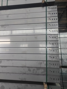 Bandeja Portacables Perforada y Ventilada de Acero Galvanizado en Caliente con Recubrimiento en Polvo para Construcción Industrial - Product Image 3