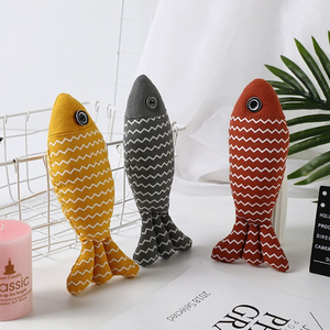 Morbido peluche a forma di pesce gatto giocattolo di pezza per gattino giocattolo da masticare soffice pesce imbottito di cotone regalo per animali domestici durevole giocattolo da masticare morbido per cani e gatti - Product Image 3