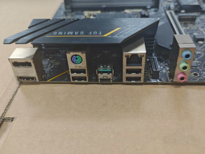 Carte mère de bureau TUF GAMING B560M-E Micro-ATX LGA1200 10e/11e génération I9/I7/I5 pour DP 4xDDR4 12 Go M.2 RGB TUF GAMING B560M-E Mi - Product Image 3