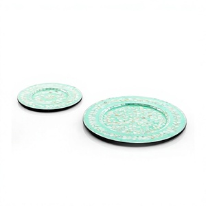 Ensemble de deux assiettes de dessous de différentes tailles en bois et en nacre pour la cuisine à domicile - Product Image 1