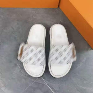 2026 Pantoufles de luxe de marque de créateur pour <span class=keywords><strong>femme</strong></span>, <span class=keywords><strong>sandales</strong></span> ajourées, <span class=keywords><strong>sandales</strong></span> de plage et pantoufles à plateforme - Product Image 2