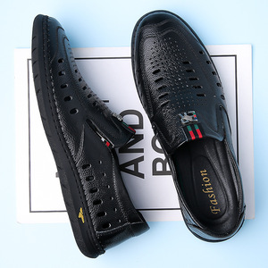 Mocasines de cuero perforado transpirable para hombre, con suela de goma de tacón bajo, zapatos casuales sin cordones para uso diario. - Product Image 3