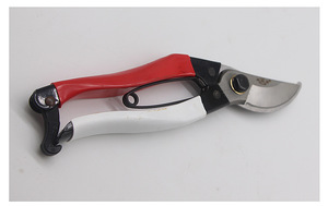 Cisailles de jardinage professionnelles japonaises RS YC6112 avec poignée en caoutchouc antidérapante et lame en acier inoxydable – Outil pour arboriculteurs - Product Image 2