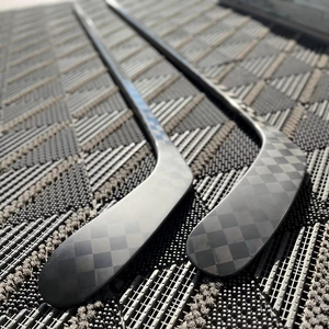 2025 New Low Price Custom Carbon Fibre Ice Hockey <b>Sticks</b> 350-390g Lightweight Professional Classic 57-60 Inches - Product Image 2