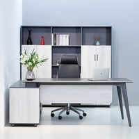 Bureau de direction moderne et élégant en forme de L, combinaison simple pour cadre supérieur