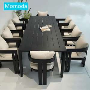 Set Tavolo <span class=keywords><strong>da</strong></span> Pranzo e Sedie Estensibile <span class=keywords><strong>da</strong></span> <span class=keywords><strong>Esterno</strong></span> Quadrato con Struttura <span class=keywords><strong>in</strong></span> Alluminio e Dettagli <span class=keywords><strong>in</strong></span> <span class=keywords><strong>Legno</strong></span> per Hotel Giardino Caffetteria Ristorante - Product Image 1