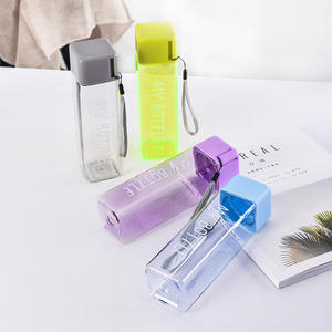 Botella de agua cuadrada transparente deportiva de plástico transparente portátil para bebidas de alta calidad con logotipo personalizado - Product Image 2