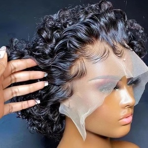 Peluca Corta Rizada con Encaje Frontal Transparente, Cabello Indio, Línea de Cabello Invisible, Negra, Peluca de Encaje 13x4 para Mujer, Venta al por Mayor de Fábrica - Product Image 2