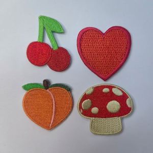 Badges brodés personnalisés, patchs thermocollants personnalisés, broderie avec logo pour chapeau - Product Image 2